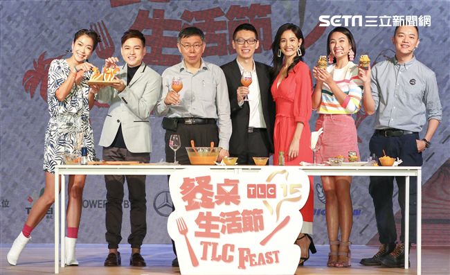 TLC餐桌生活節開跑記者會，Janet力邀柯市長化身萬聖節搞怪裝扮挑戰「決戰時尚伸展台」，攜手當家主持人大霈、湘婷、Soac、Anton特製搗蛋料理。（記者林士傑/攝影）
