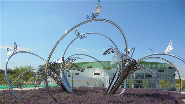 花博最大花朵　5.8公尺百合現蹤