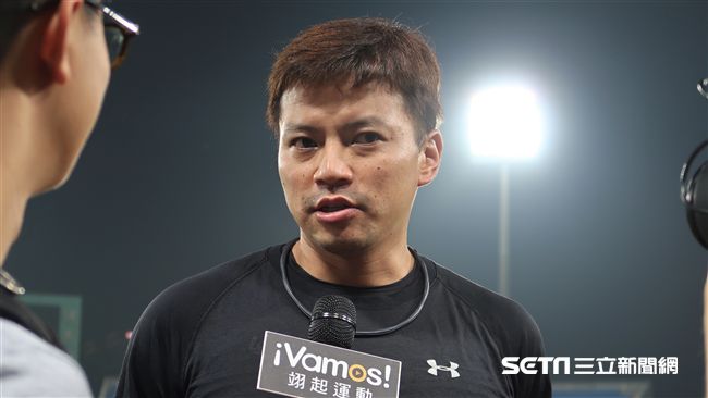 中職／洪總擁抱悍將　林柏佑體諒尊重