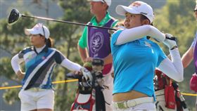 徐薇淩延續發燙球感，第2輪結束後獨居領先。（圖／裙襬搖搖高爾夫基金會提供）