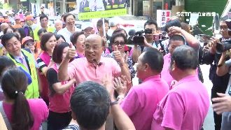 攜秘密武器回老家掃街　蘇貞昌狂吸票