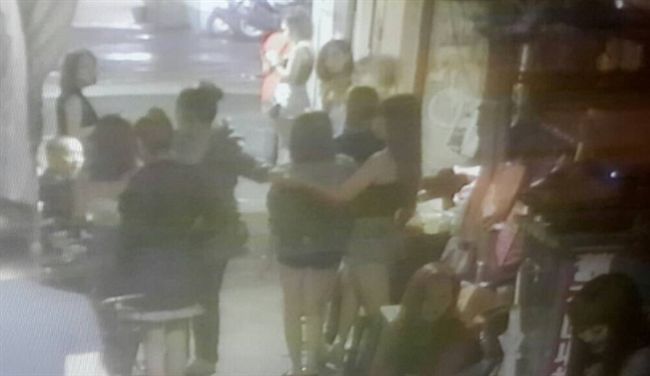 辣妹街邊給選妃　老司機鑽巷弄找春天