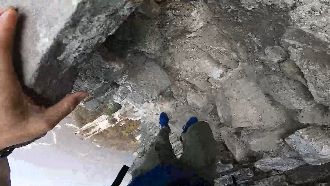 箭扣野長城超危險　懸空攀爬近90度