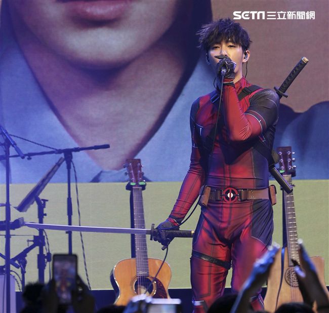 炎亞綸怪物唱遊趴台北場。（記者林士傑/攝影）