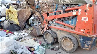 駕小山貓不慎觸動排檔桿　男遭夾爆頭