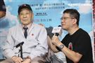 紀錄片「疾風魅影-黑貓中隊」導演楊佈新、黑貓中隊張立義教官、黑貓中隊烈士陳懷生義子陳靖。（記者林士傑/攝影）