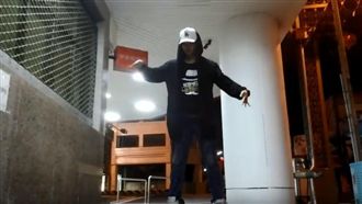 父母自殺都走了！他靠街舞甩憂鬱症