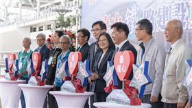  蔡英文總統今（28）日上午出席「台中鐵路高架捷運化第二階段工程完工啟用典禮」。（圖／總統府提供）