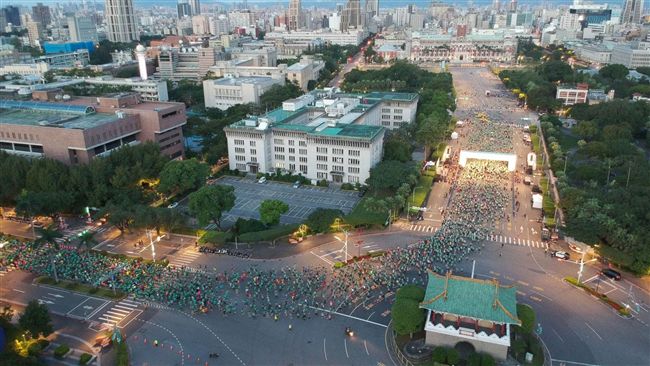 長榮城市馬　地主包辦男、女冠軍