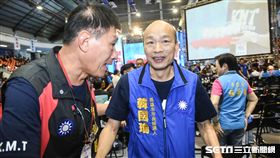 國民黨高雄市長參選人韓國瑜受到支持者熱烈歡迎。 （圖／記者林敬旻攝）