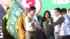 陳致中造勢！夫人黃睿靚久違現身　陳其邁大讚：努力不打烊