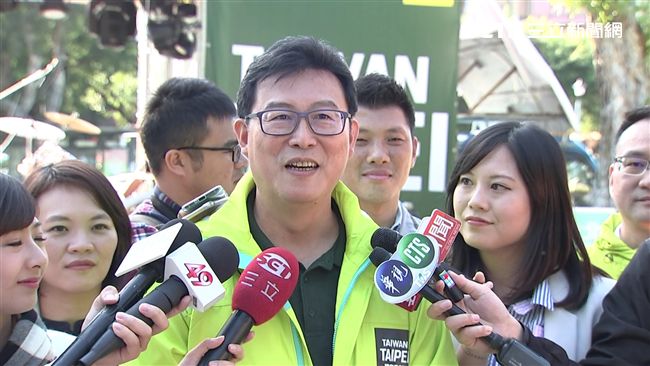 姚文智說到做到！鄭問故宮策展人力挺