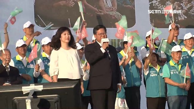 鄭文燦打夫人牌！嬌妻林俞汝現身力挺