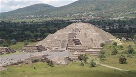 墨西哥特奧蒂瓦坎（Teotihuacan）月亮金字塔（圖／翻攝自百度百科）
