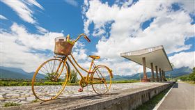 花東縱管處推精選旅遊路線（1）交通部觀光局花東縱谷國家風景區管理處推出「縱谷玉里、池上觀光好行」兩條精選旅遊路線，延途停靠縱谷觀光景點，讓遊客有足夠停留時間自由上下車行動做深度旅遊。圖為東里鐵馬驛。（縱管處提供）中央社記者李先鳳傳真　107年10月28日