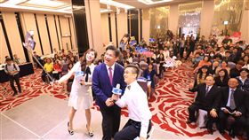 青創圓夢論壇　林佳龍鼓勵青年創業台中市工商發展投資策進會29日在台中長榮桂冠酒店舉辦「青創圓夢－自己的夢想自己PLAY論壇」，市長林佳龍（前中）在會中鼓勵青年創業圓夢。中央社記者郝雪卿攝　107年10月29日