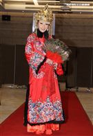 許維恩宣布喜事一身貴妃娘娘造型加盟新東家。（記者邱榮吉/攝影）