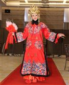 許維恩宣布喜事一身貴妃娘娘造型加盟新東家。（記者邱榮吉/攝影）