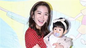 自己的奶粉自己賺  楊千霈首攜女出席抗流感記者會[20181029台北訊]