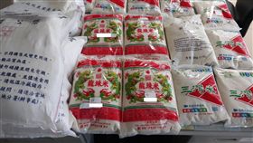 里長參選人送白米　苗選戰首宗賄選案起訴苗栗檢警9月間查獲頭份市王姓里長參選人涉嫌贈送白米向選民行賄，經約談追查相關事證，29日宣布偵查終結，依違反選罷法投票行賄罪起訴王男，成為苗栗年底選舉首宗起訴賄選案。（翻攝畫面）中央社記者管瑞平傳真　107年10月29日