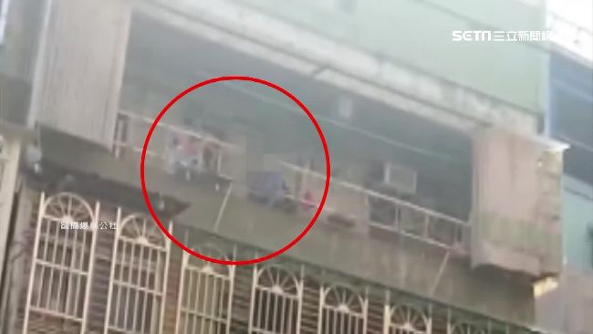 拉頭猛K七旬母　逆子嗆：我在教我媽