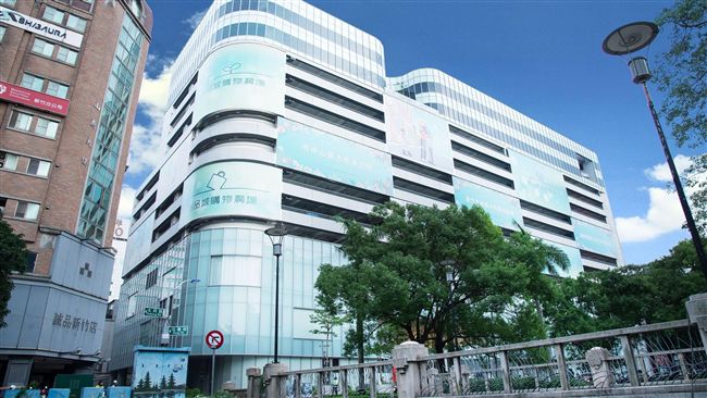 新竹鬧區知名百貨　男子墜樓身亡