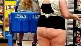 英國,下身失蹤,野外露出,女子（圖／翻攝自《太陽報》）