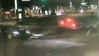 Uber左轉畫面曝光　小黃撞上噴飛