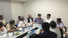 管碧玲貼出謝尚廷與陳其邁開會合照,管碧玲臉書