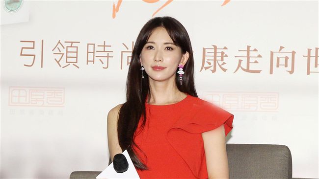 林志玲自嘲光棍代言人！談到這秒哭了