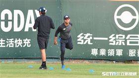 陳禹勳賽前練習熱身。（圖／記者王怡翔攝影）