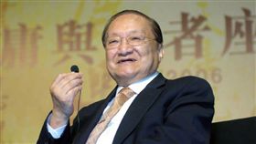 金庸寫下15部武俠小說部部精采絕倫。（圖／翻攝自微博）