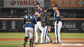 桃猿先發投手史博威。（圖／記者王怡翔攝影）