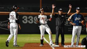 ▲統一獅二壘手潘彥廷攻守表現出色。（圖／記者王怡翔攝影）	