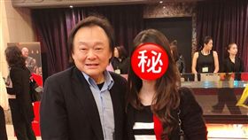 國民黨高雄市長候選人韓國瑜舉辦「北漂青年座談會」，主持人李明璇意外成為亮點！李明璇臉書