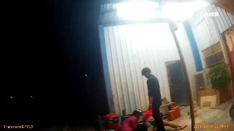 不滿弟弟告狀　哥哥怒帶槍上門理論