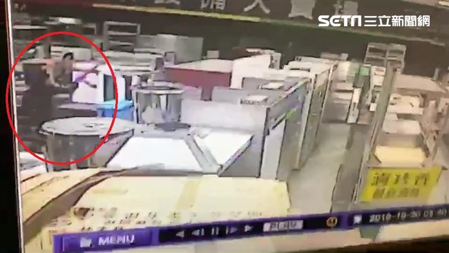 不滿遭開除　莽男持球棒毒打前老闆