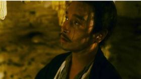 張國榮當年拍攝王家衛的《東邪西毒》。（圖／翻攝自微博）