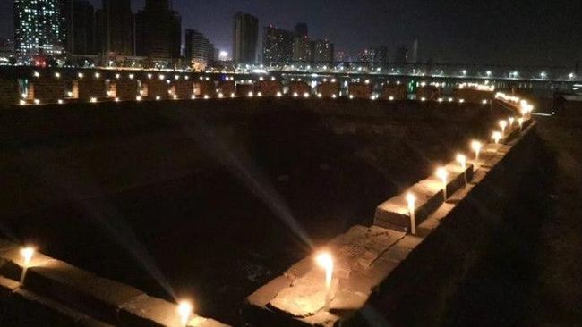 小說出現無數次…民眾點亮襄陽悼金庸