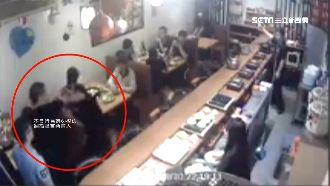 不滿打烊！奧客狠潑店員熱湯卻慘摔