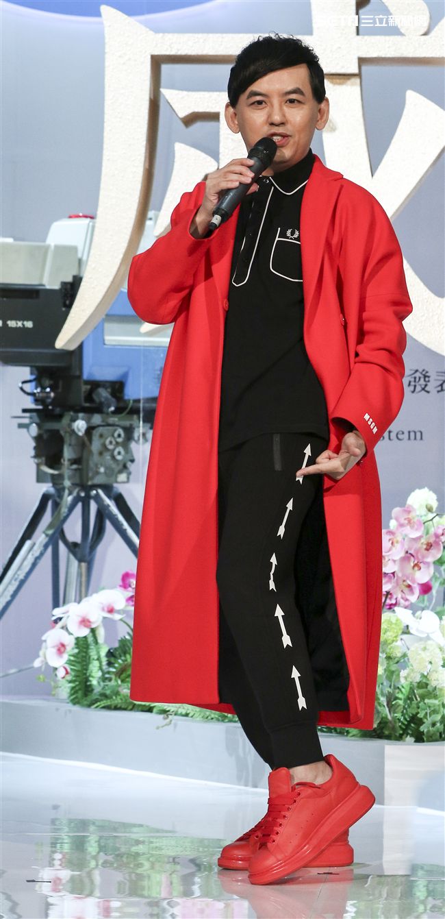 華視47週年台慶暨台慶專刊發表會藝人黃子佼致詞。（記者林士傑/攝影）
