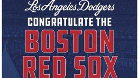 真有心！道奇送兩樣禮物給紅襪作紀念
MLB.世界大賽,洛杉磯道奇,波士頓紅襪,本壘板
翻攝自推特