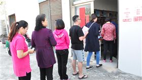 金門博弈公投登場　投票氣氛平和金門博弈公投28日投票，各投票所陸續有民眾前往投票，投票氣氛平和。中央社記者黃慧敏攝　106年10月28日