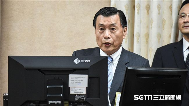 走私菸事件　國安局長及府侍衛長去職