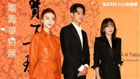 三人出現在故宮引來不小騷動。（圖／記者林士傑攝影）