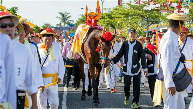 東港迎王平安祭典遶境　王馬祂選的！