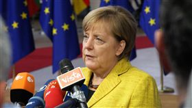 德國鐵娘子時代將落幕　歐盟權力重組開端德國總理梅克爾宣布將交出黨魁，2021年不連任總理，結束長年主政德國，將牽動歐盟政治權力重組，圖為她107年2月出席歐盟峰會相片。（資料照片）中央社記者唐佩君布魯塞爾攝　107年10月31日