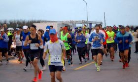 菊島跨海馬拉松賽   4日逆風而跑