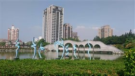 豐樂公園水池完成清淤  將打造水舞光影湖岸台中市南屯區豐樂公園水池清淤工作已完成，台中市建設局31日表示，未來將進一步增添噴水池舞動及光影效果，打造夜間湖水美景。（市府提供）中央社記者郝雪卿傳真  107年10月31日