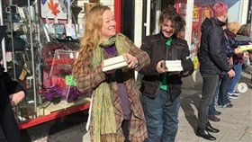 英格蘭,書店,搬書（圖／翻攝自october.books IG）